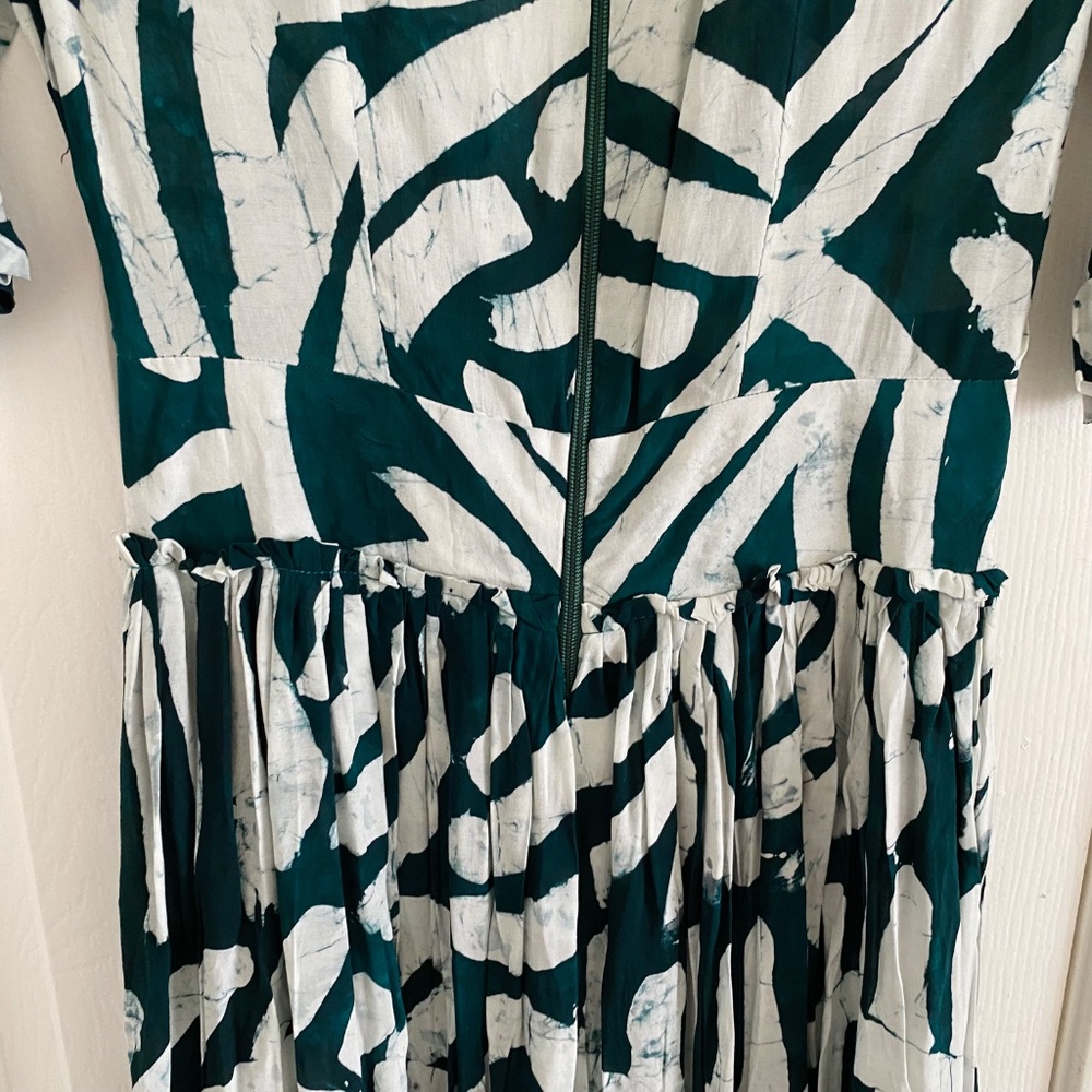 Busayo Tomi Green & White V-Neck High-Low Maxi Dress - Picture 13 of 13